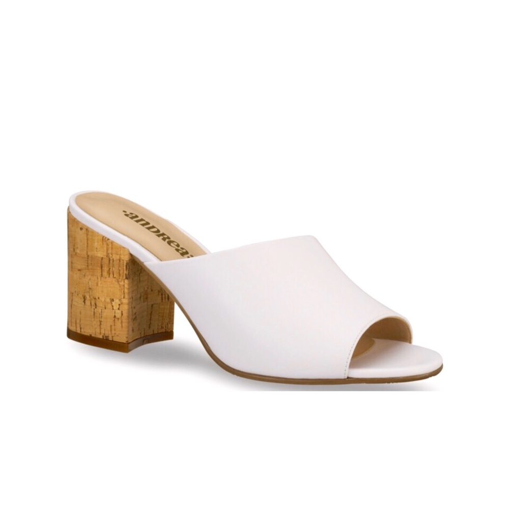 🆕 Cute white heels 💗